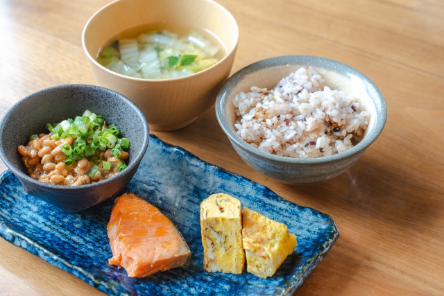 【一人暮らしの栄養不足】不足しがちな栄養素は？