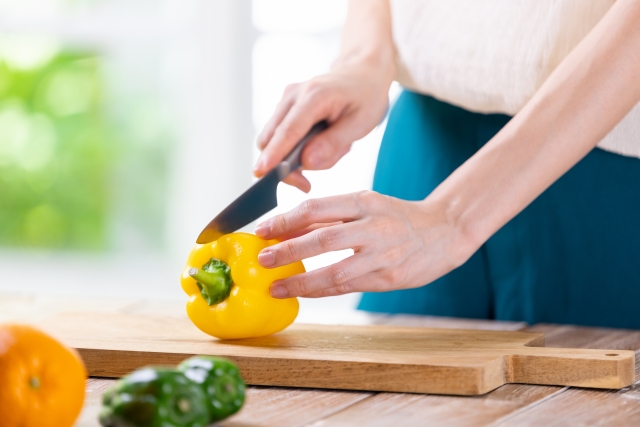 ミールキットと自炊はどっちが安い？